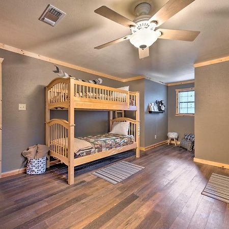Broken Bow Retreat On 2 Acres With Hot Tub And Deck! Βίλα Εξωτερικό φωτογραφία